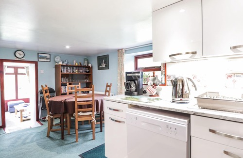 Nethy Bridge Cottage | BLAIRGORM CROFT, pet friendly, with a garden in Nethy Bridge