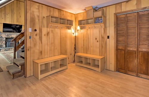 Blakeslee Cabin | Blakeslee Vacation Rental w/ Community Lakes!