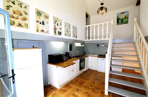 Blanquefort-sur-Briolance House | Blanquefort Woodland Hill Retreat