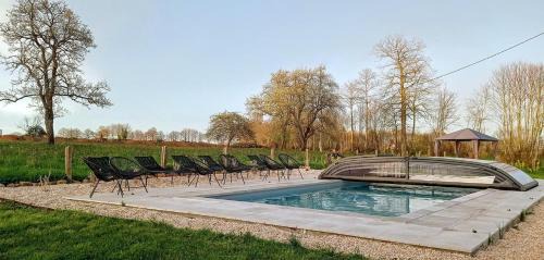 Mantilly Apartment | Blanc - 3 star 1st floor apartment with jacuzzi and heated pool