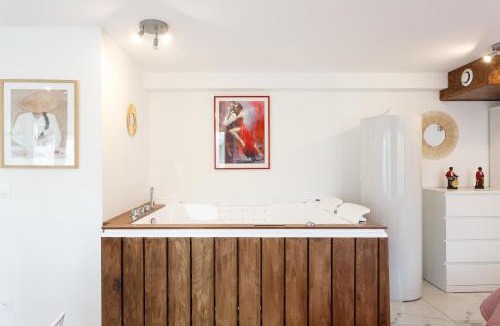 Le Blanc-Mesnil Apartment | Blanc Mesnil Nid d'amour