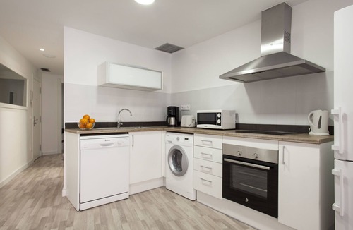 Sants-Badal Apartment | Blanca 2 - Habitat Apartments