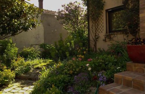 Bagnolet Apartment | Blanche Bagnolet - CI - Calm house for 6 people