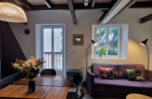 Fontainebleau Apartment | Blanche Charmant duplex-Apartment