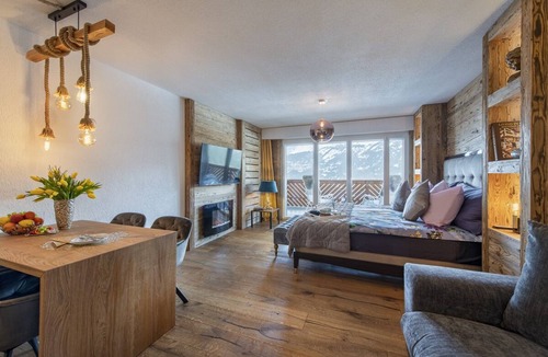 Lens Apartment | Blanche-neige 42