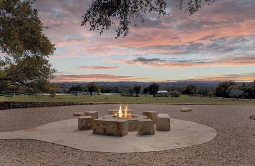 Blanco House | Blanco Hill Country Hideaway