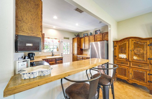 Blanco Cottage | Blanco's Blue Cottage Inn w/Patio, Grill & Porch