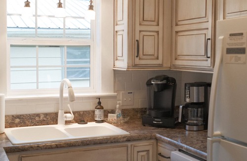 Lebanon House | Bland Avenue Bungalow - charming home built in 1937, centrally located