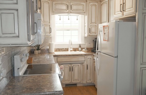 Lebanon House | Bland Avenue Bungalow - charming home built in 1937, centrally located