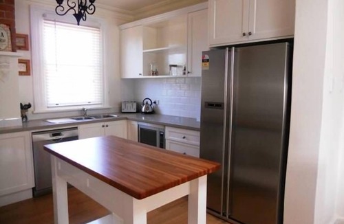 Bathurst House | Blandford Cottage - located at Bathurst