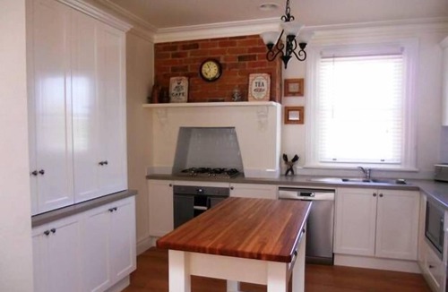 Bathurst House | Blandford Cottage - located at Bathurst