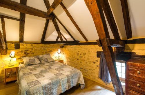 Blanquefort-sur-Briolance House | Blanquefort Hill Retreat