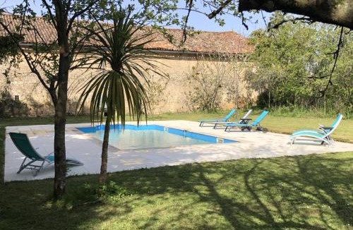Blanzay Apartment | BlanzayAprtment 1bed Pool Bbq Wifi FreeP