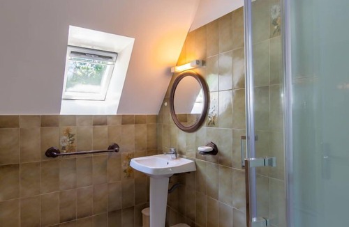 Sizun House | Blaue Hortensie by Interhome