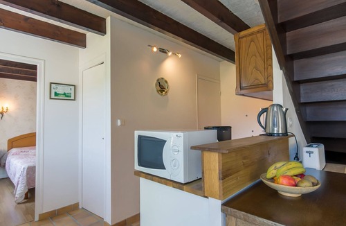 Sizun House | Blaue Hortensie by Interhome