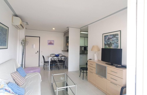 L'Estartit Apartment | Blaumar B38 Estartit apartment rental with pool and air conditioning