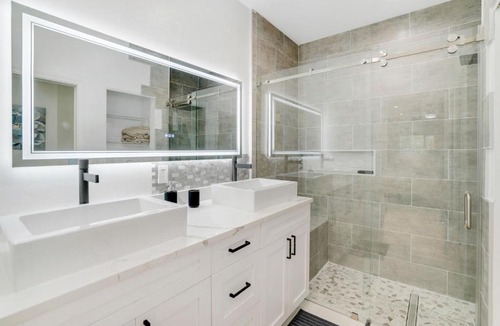 Lauderdale Lakes House | Bleau'tiful Home