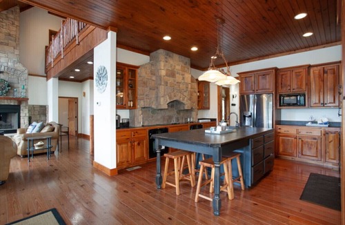 Dandridge Cabin | Blessed Getaway: Theater+LakeView+GAMES!
