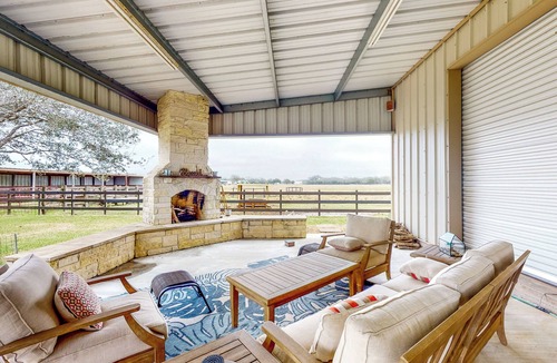 Blessing House | Blessing Farmhouse w/Farm Views & Outdoor Living