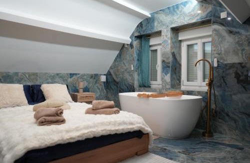 Boulogne-sur-Mer Apartment | Bleu d'Opale Luxury Suite with Freestanding Tub