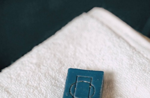 Thezillieu Hotel | Bleu Minuit - La Rive Etoilée