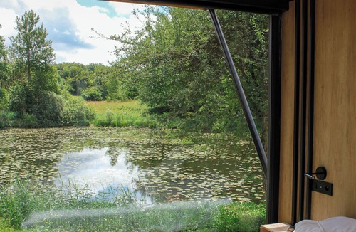 Thezillieu Hotel | Bleu Minuit - La Rive Etoilée