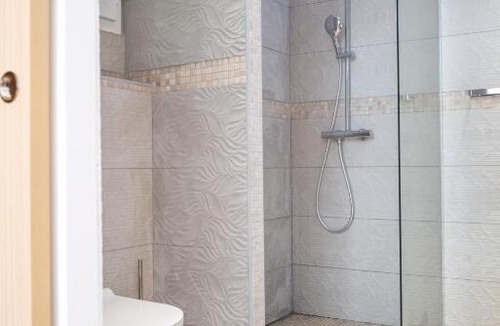 Pernes-les-Fontaines Apartment | Bleu PAP'S