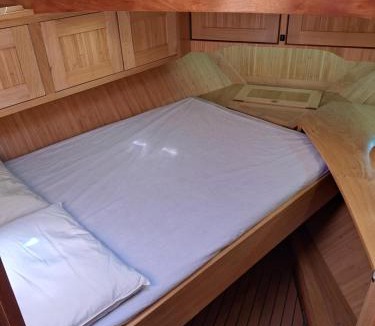Dieupentale Boat Rental | Bleu soleil