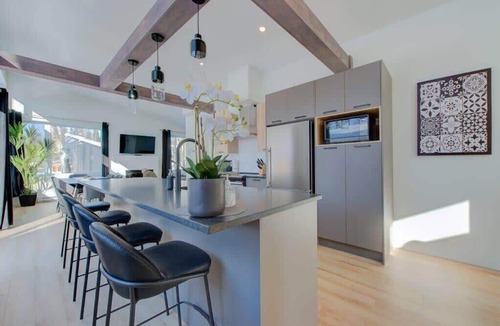 Pont-Rouge Ski Chalet | Bleu Soleil | Nature, Comfort & Pet-Friendly