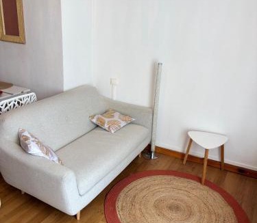 Vaucouleurs Apartment | Blez kò