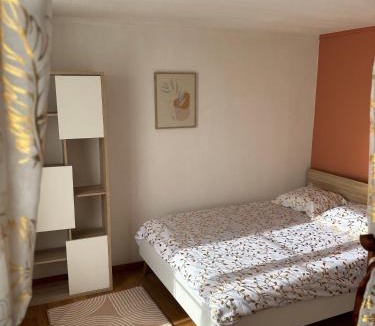 Vaucouleurs Apartment | Blez kò