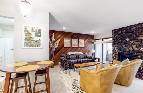 Warm Springs Apartment | Bliss at the Base