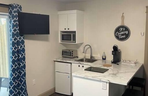 King's Point Apartment | Bliss by da Bay Deluxe suite 6