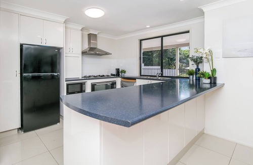 Broadbeach Waters House | Bliss On Blue Waters