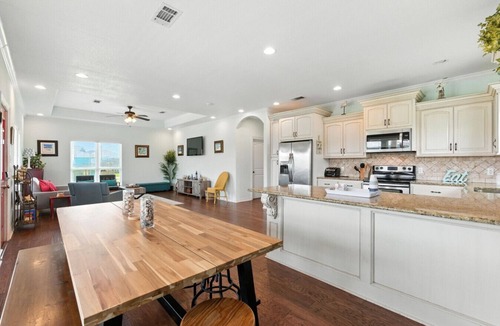 Port Bolivar House | Bliss on the Beach | Sleeps 10