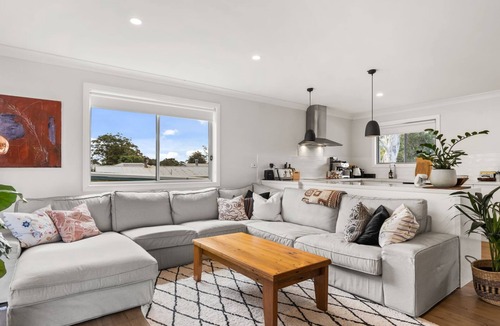 Sanctuary Point House | Bliss on the Basin - Water views