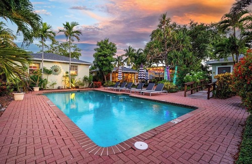 Mango Groves Villa | Bliss Pool Villa 3 | Beach | Steps to Downtown