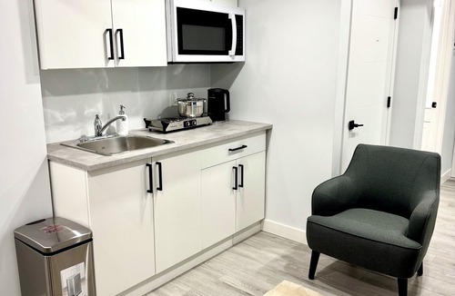 Winnipeg House | Blissful 2 bedroom basement in Winnipeg with Wifi, AC