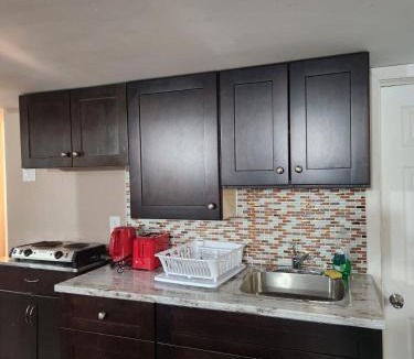 Aylmer Apartment | Blissful 2Bedroom Cozy Lowerlevel Unit PrivateEntrance
