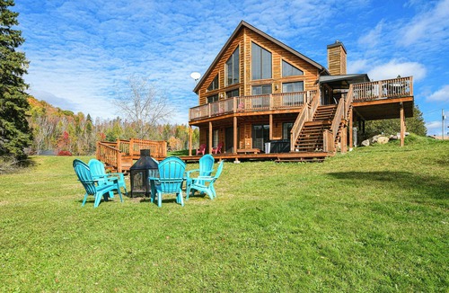 Pine Hill Cabin | Blissful Bay Retreat CITQ 297033