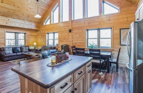 Town of Webb House | Blissful Bear on South Shore Road