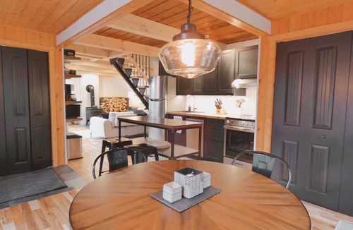 Orford Villa | Blissful Chalet+ Nature + Family & Pet Friendly + Workspace + WiFi