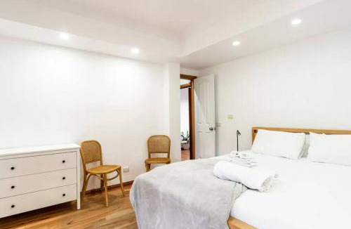 Lake Munmorah House | Blissful Lakefront Pool & Oasis