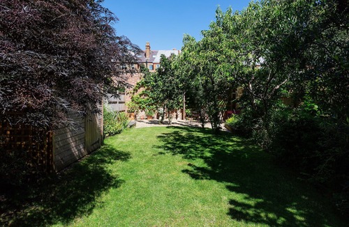 Twickenham Riverside House | Blissful Oasis, by Veeve