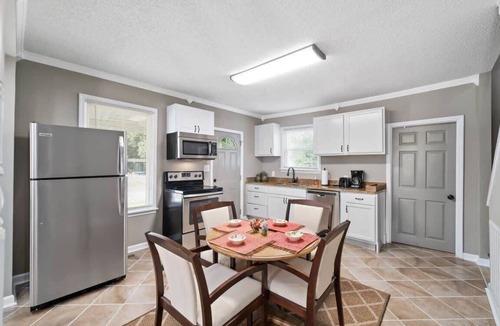 Huntsville House | Blissful on Bradley S