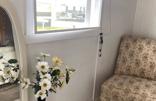 River Heads House | Blissful Room A at 'Be Still'