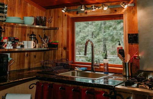 Sunny Valley House | Blissful Solitude Cottage