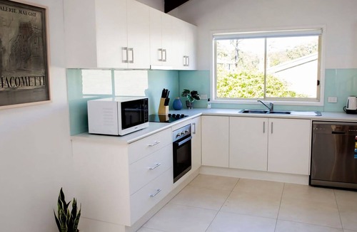 Surf Beach House | Blissful Stay Moments From the Beach