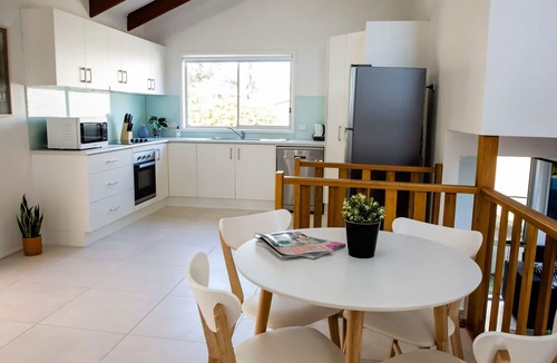 Surf Beach House | Blissful Stay Moments From the Beach