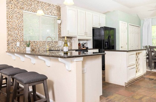Seguin House | *Blissful Waterfront Getaway*